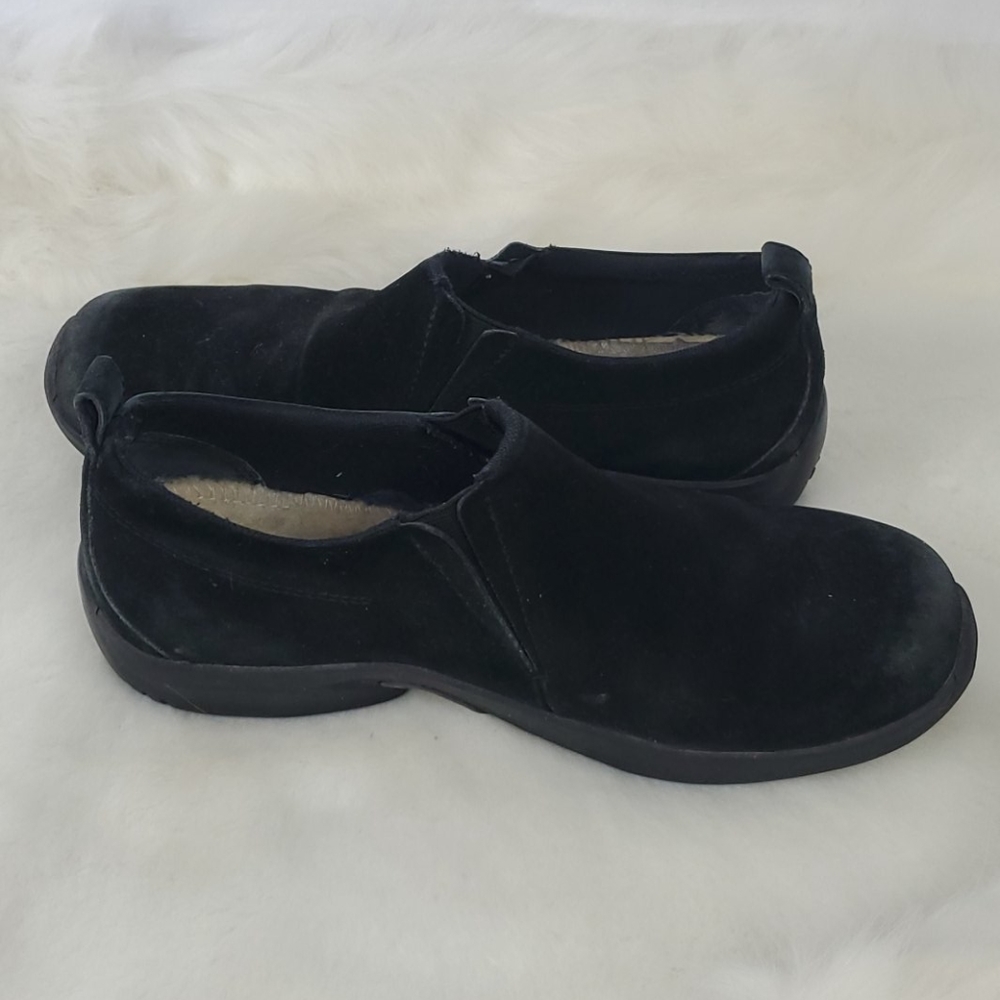 UGG black suede women shoes slip on size 6